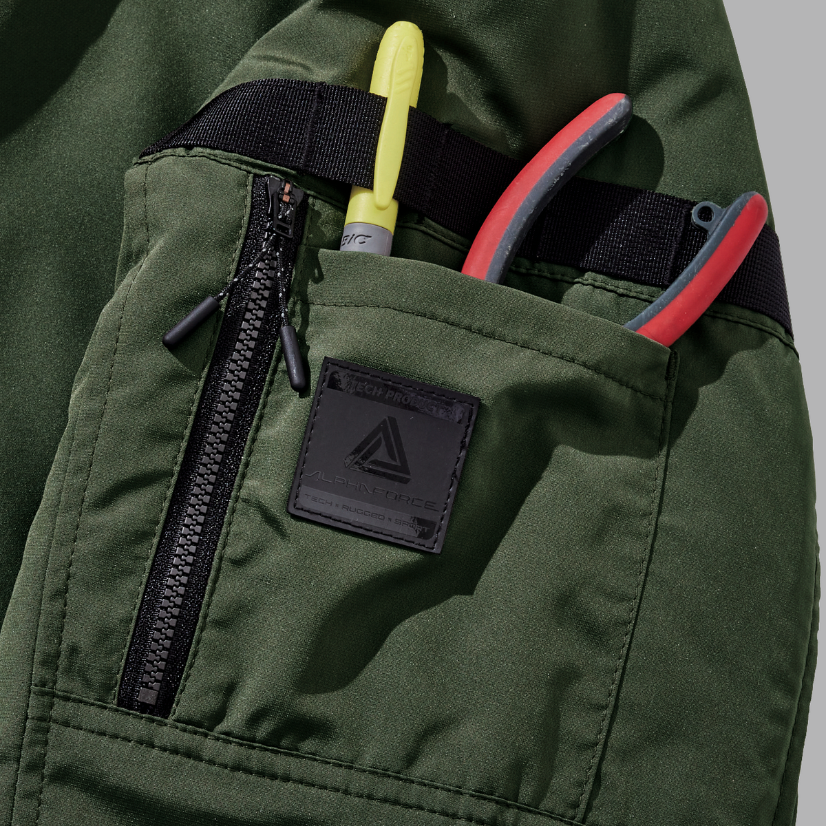 23AW401 インサレーションテックボンバージャケット