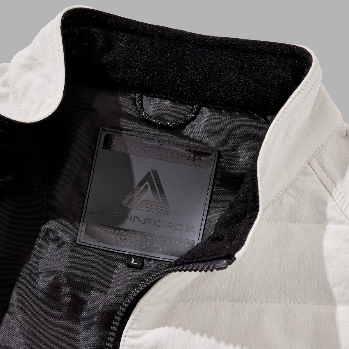 23AW402  インサレーションテックライトパテッドブルゾン