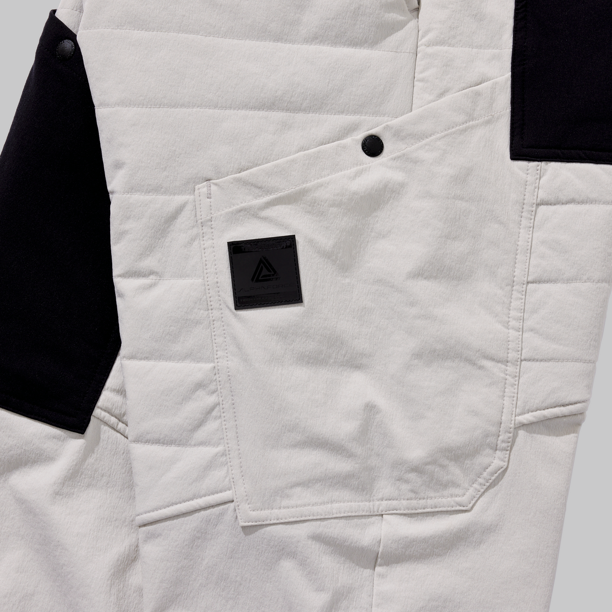 23AW403 インサレーションライトパテッドカーゴパンツ