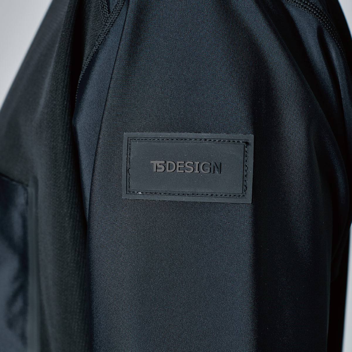 8515 TS DEOロングスリーブTシャツ