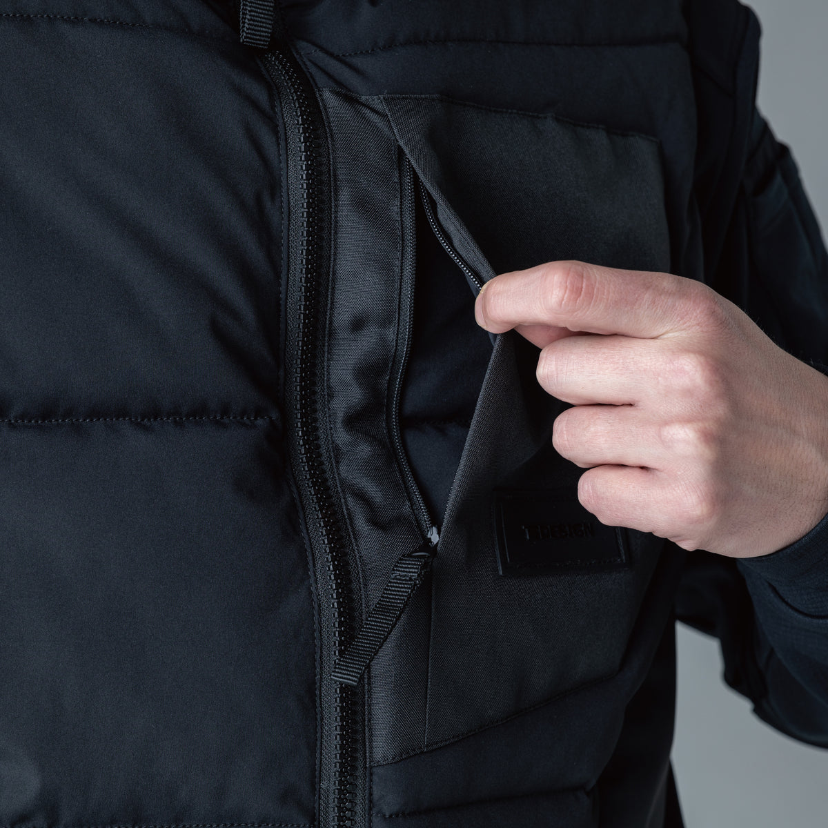 55328 ニッカーズファイバーダウンベスト